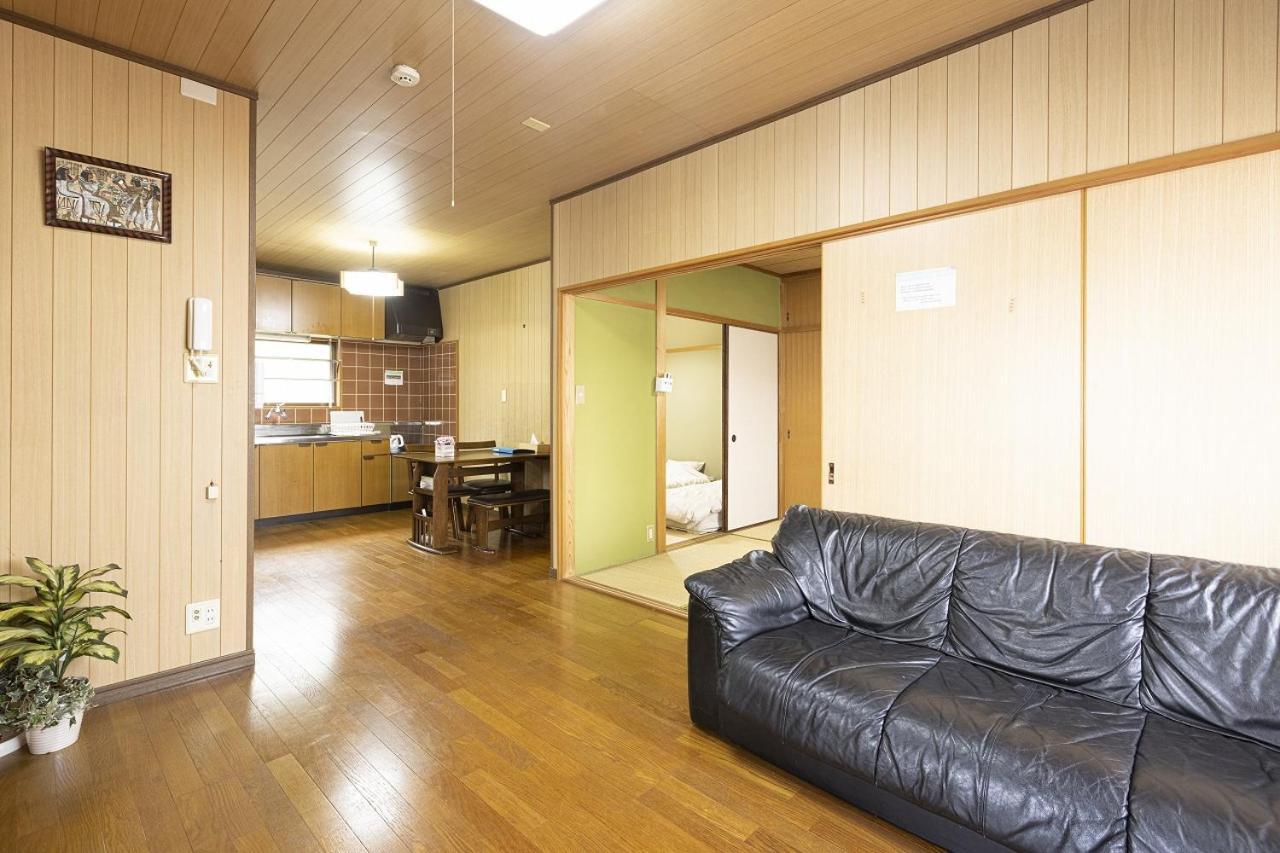 Guest House Shine Bright Fukuoka  Buitenkant foto